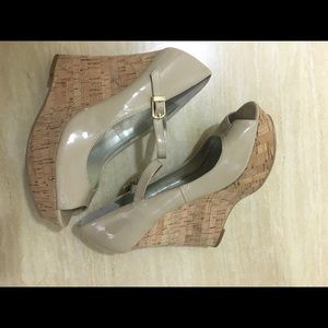 GUESS WEDGE SANDAL